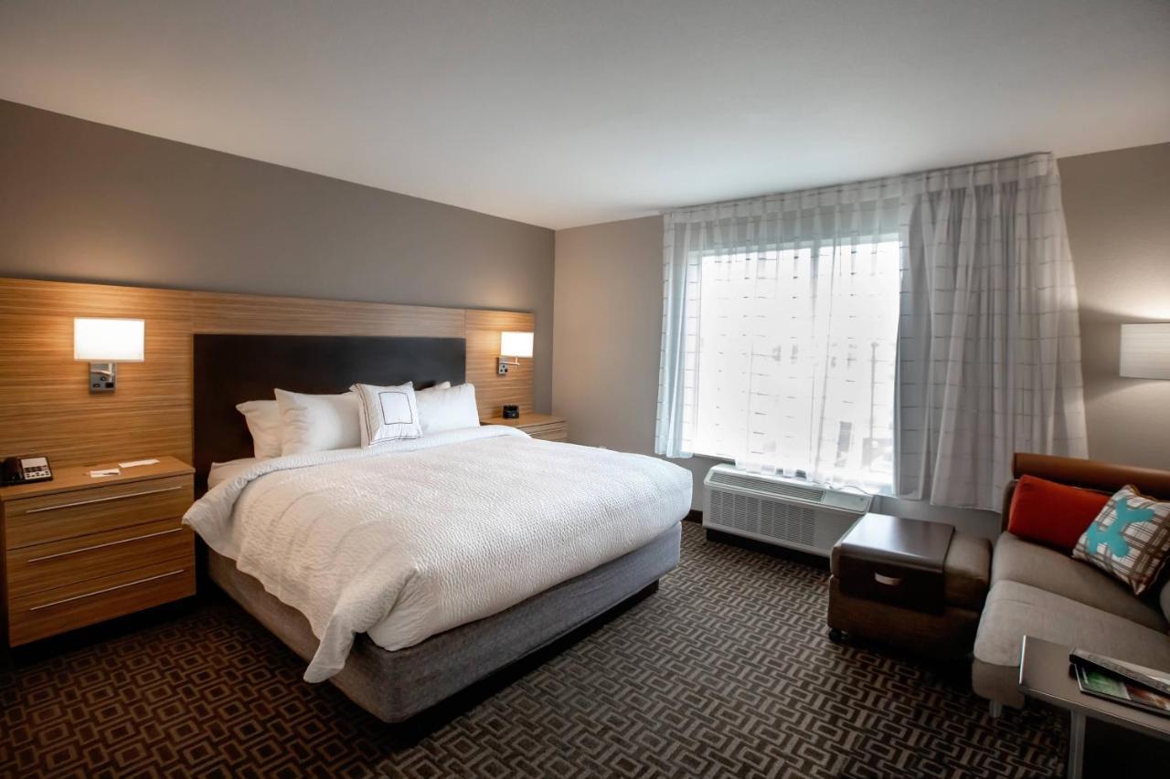 Towneplace By Marriott Airport Hotel