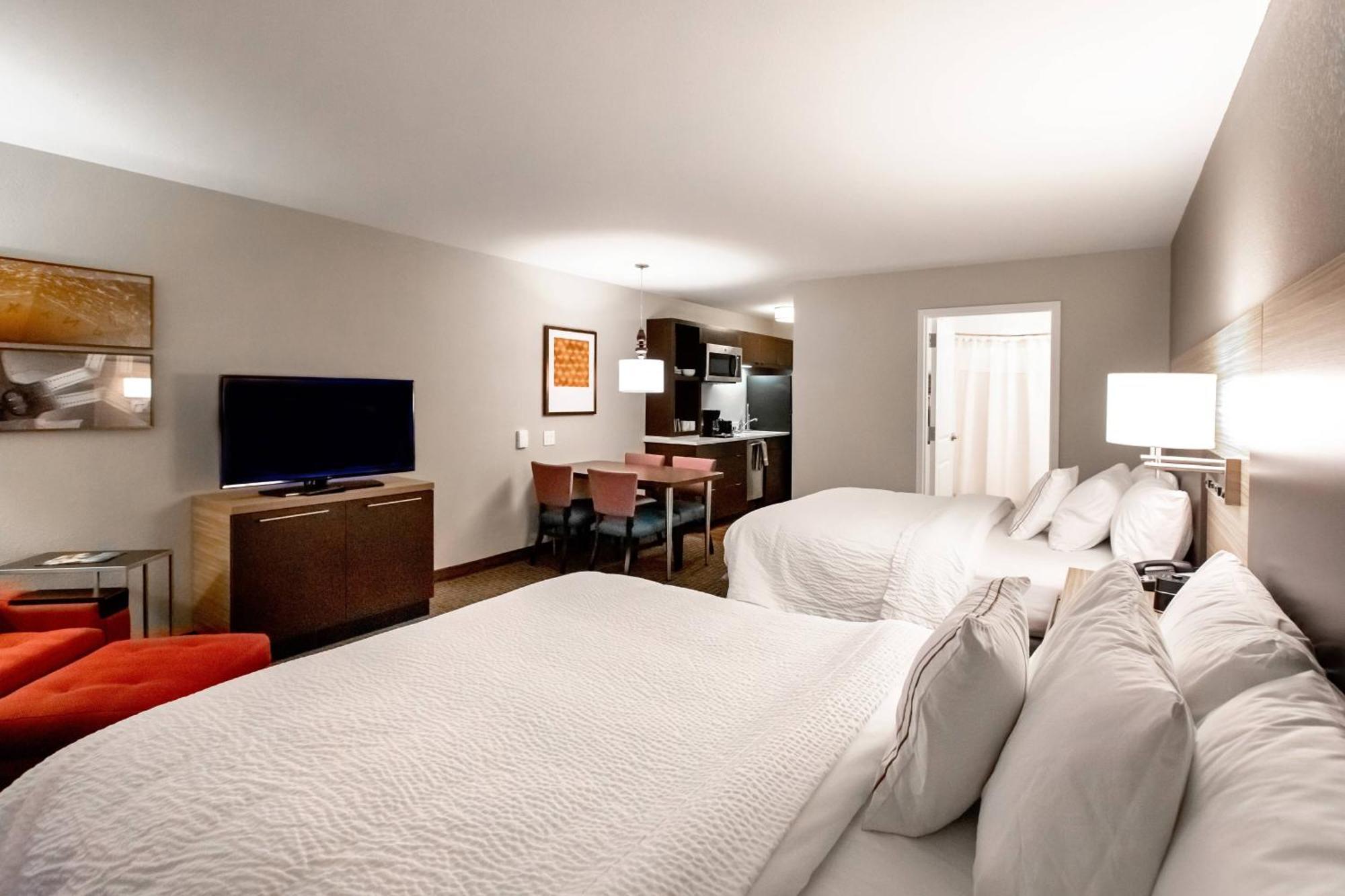 Towneplace By Marriott Airport Hotel