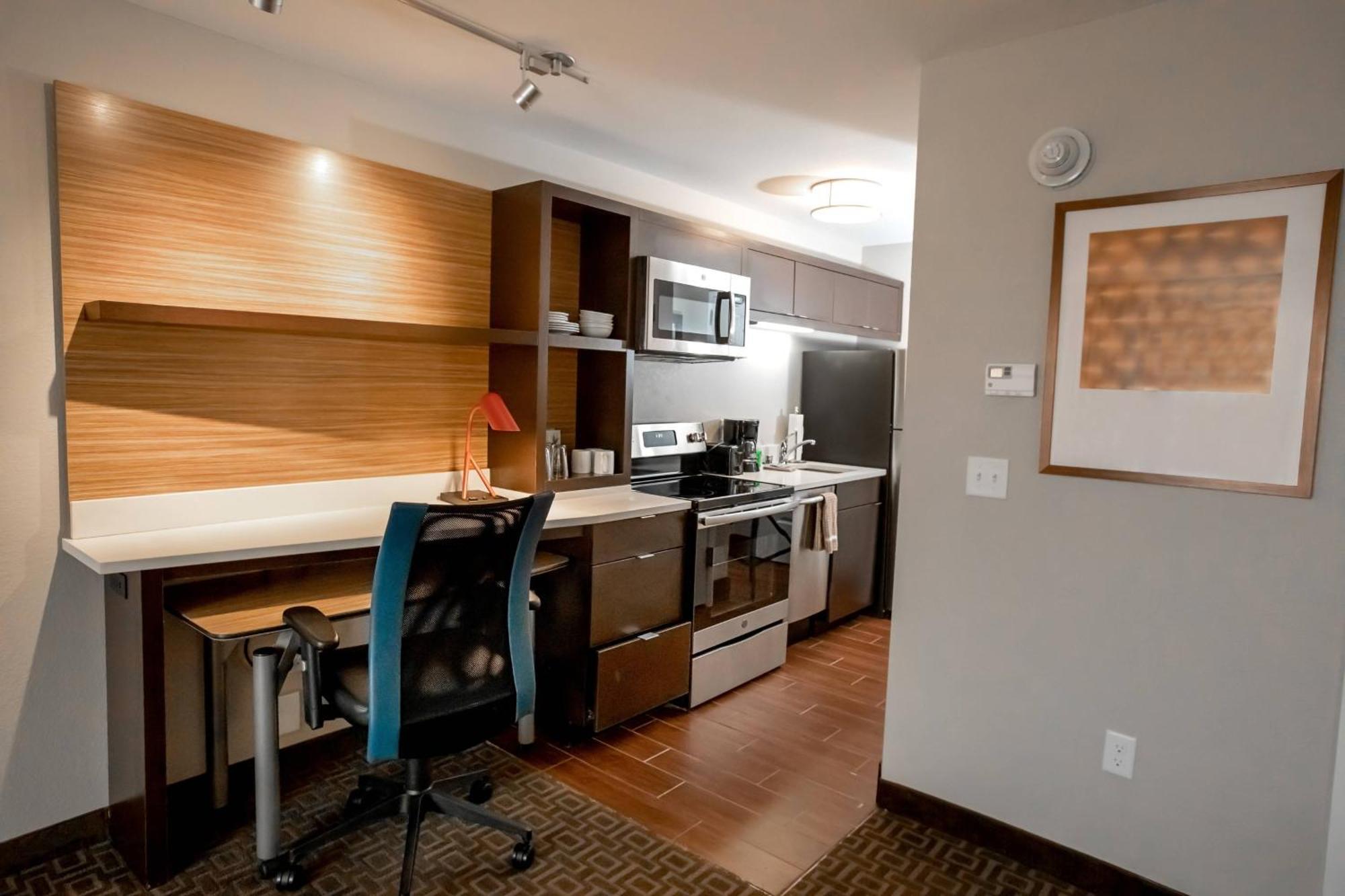 Towneplace By Marriott Airport Hotel 3*